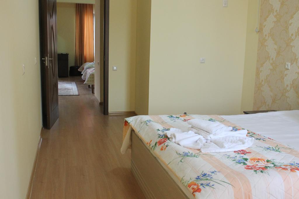 Marani Hotel Батуми Стая снимка