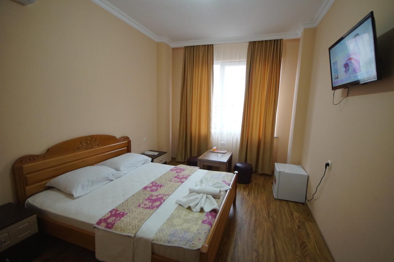 Marani Hotel Батуми Екстериор снимка