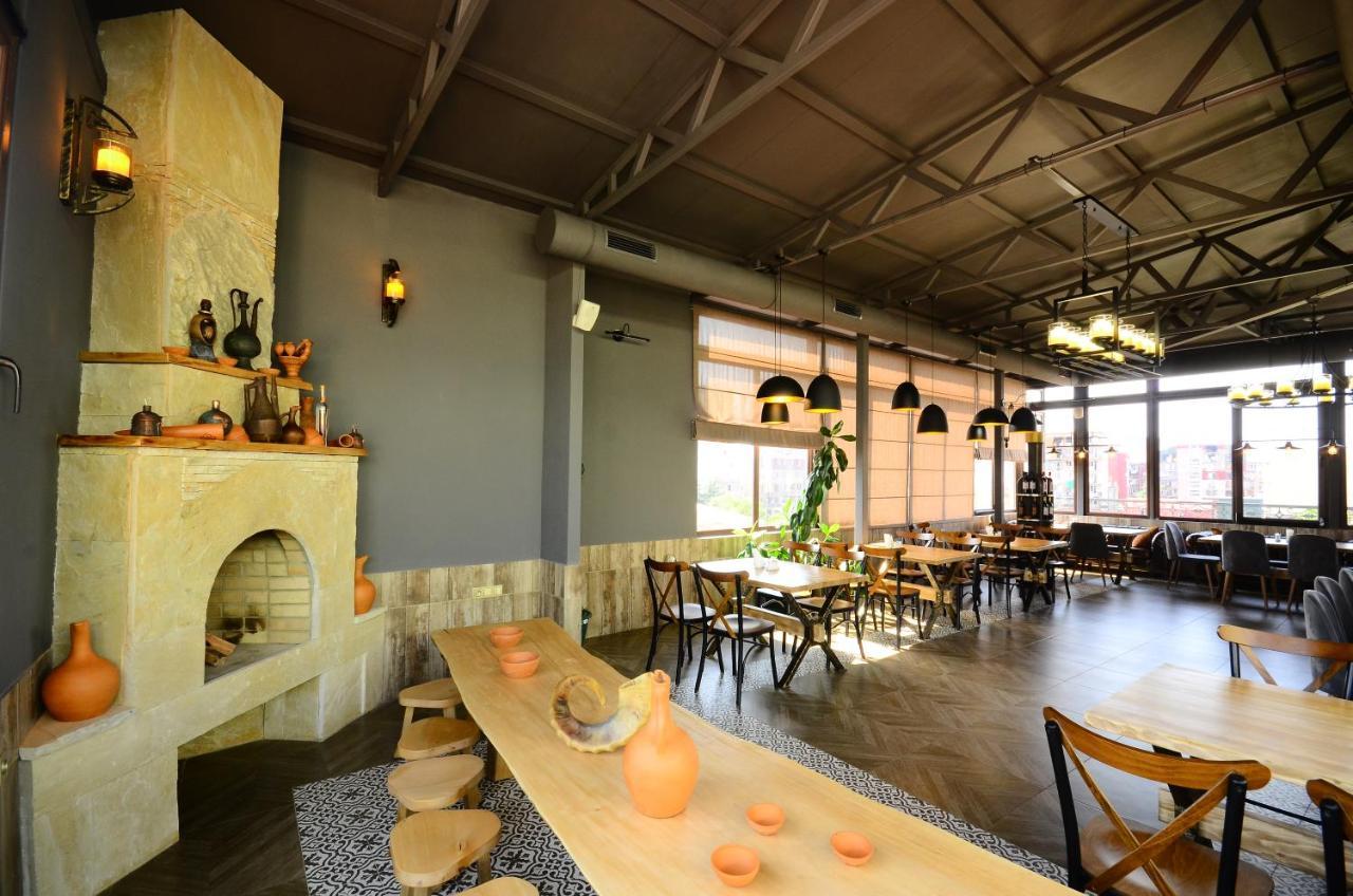 Marani Hotel Батуми Екстериор снимка